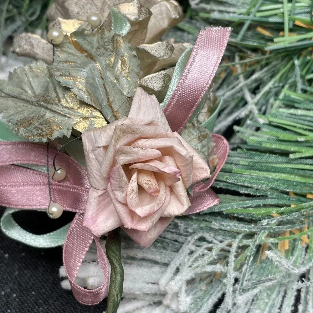 EUC S/6 Gold & White Pine Cones w/Pink Silk Roses, Pink/Green Ribbon, 7 1/2